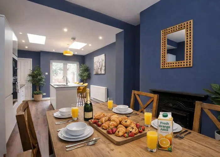 Falklands Street City Centre House-Free Parking York